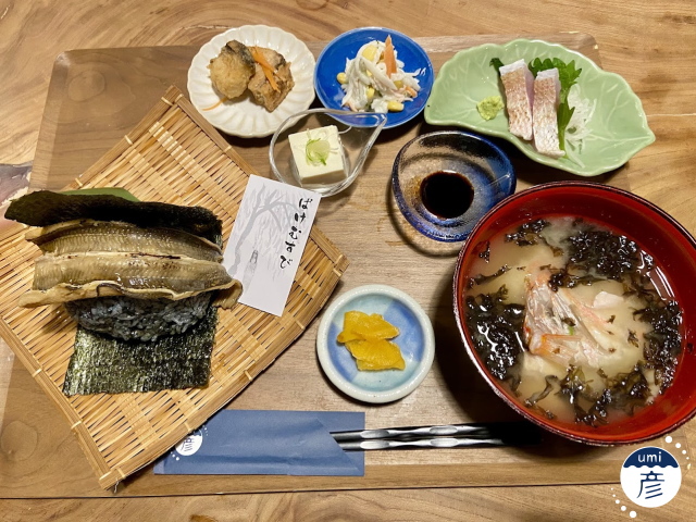 黒いおむすび新登場！朝ドラ“ばけばけ”に合わせた限定ランチ！